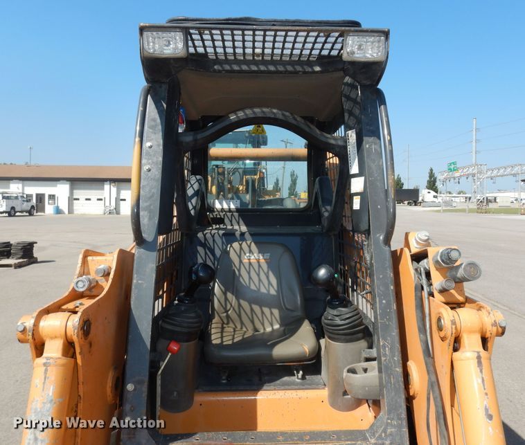 image for item DM3093 2010 Case 465 Series 3  skid steer loader