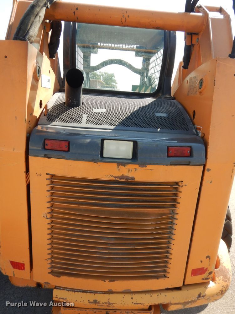 image for item DM3093 2010 Case 465 Series 3  skid steer loader