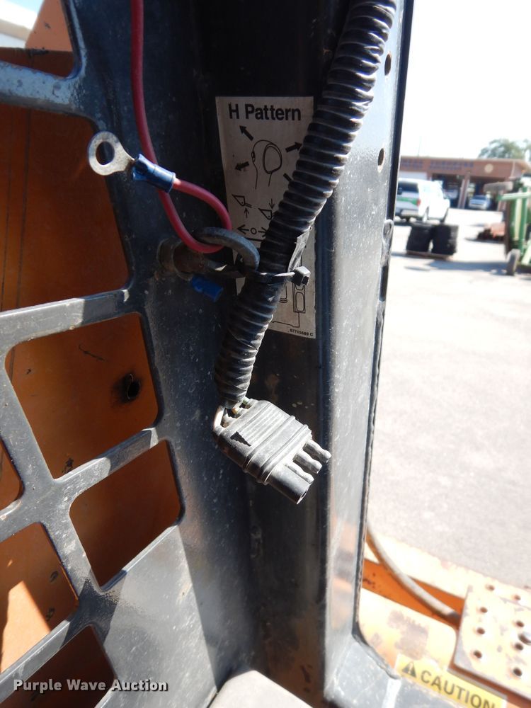 image for item DM3093 2010 Case 465 Series 3  skid steer loader