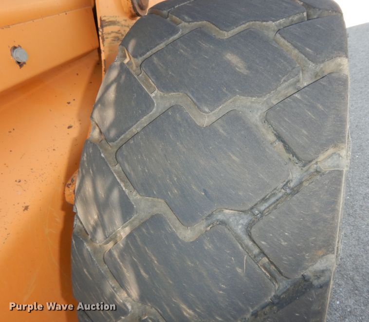 image for item DM3093 2010 Case 465 Series 3  skid steer loader