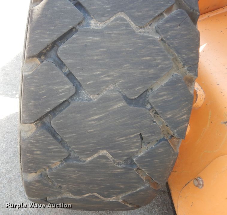 image for item DM3093 2010 Case 465 Series 3  skid steer loader