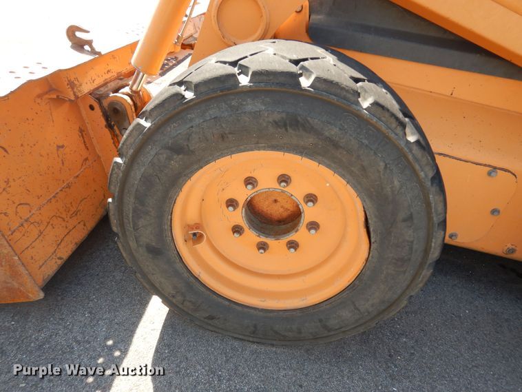 image for item DM3093 2010 Case 465 Series 3  skid steer loader