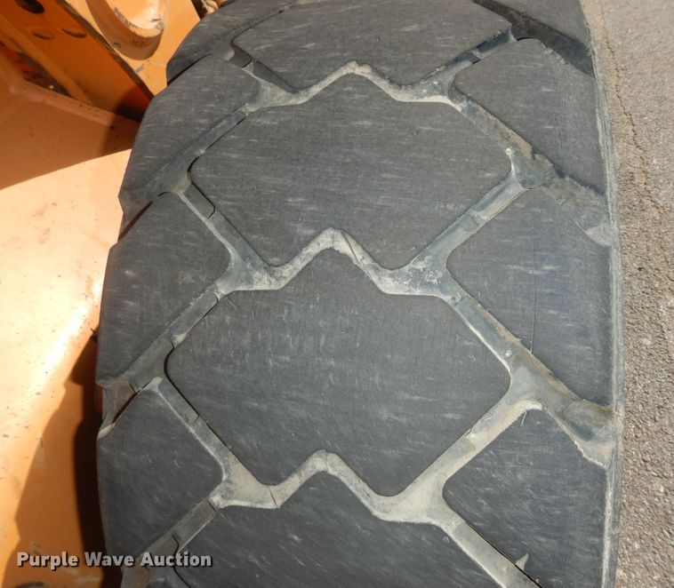 image for item DM3093 2010 Case 465 Series 3  skid steer loader