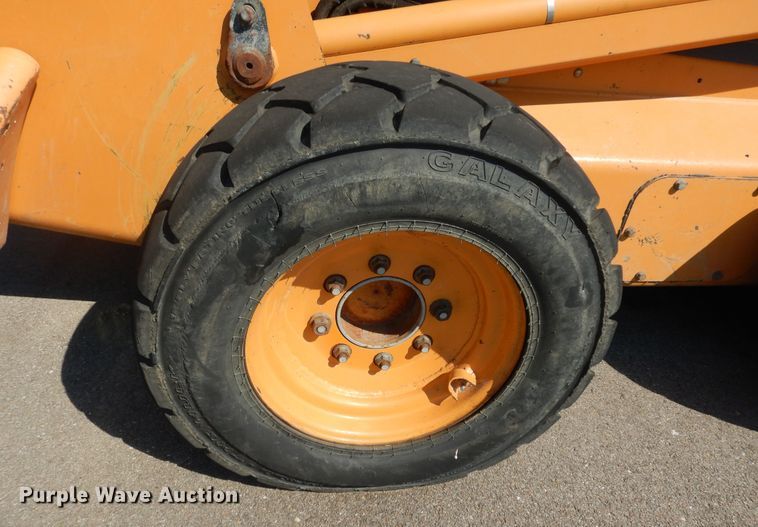 image for item DM3093 2010 Case 465 Series 3  skid steer loader