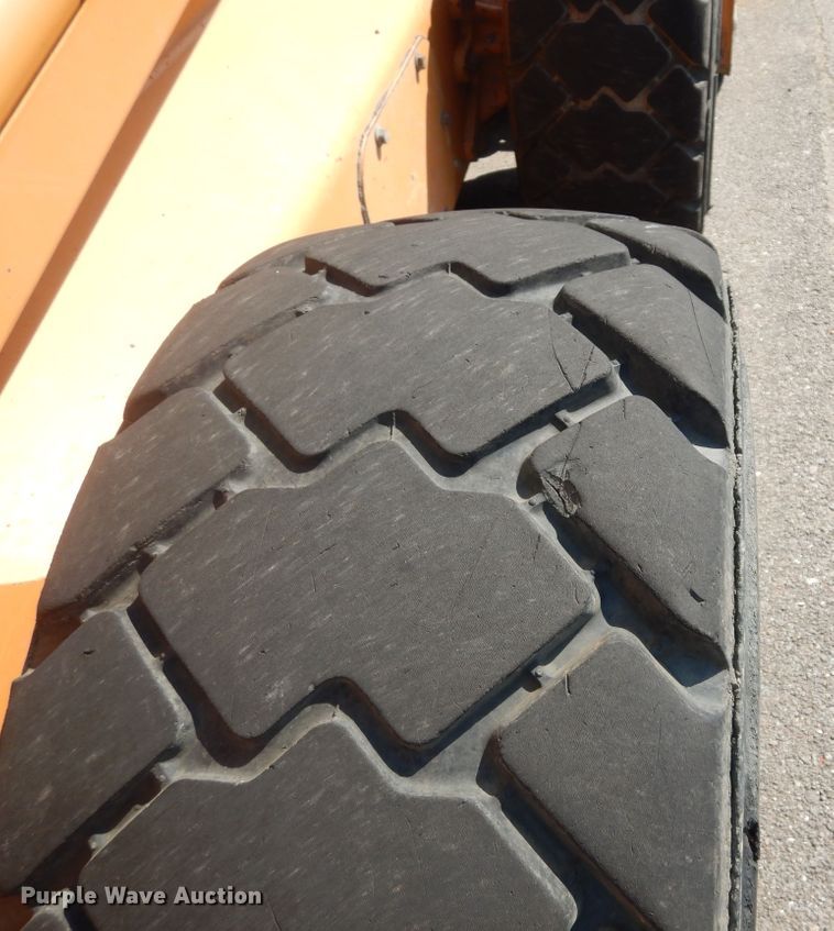 image for item DM3093 2010 Case 465 Series 3  skid steer loader