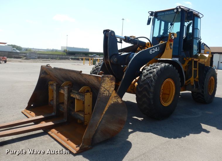 image for item DM3095 2006 John Deere 624J  wheel loader
