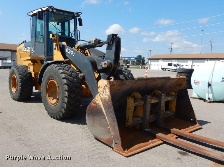 image for item DM3095 2006 John Deere 624J  wheel loader