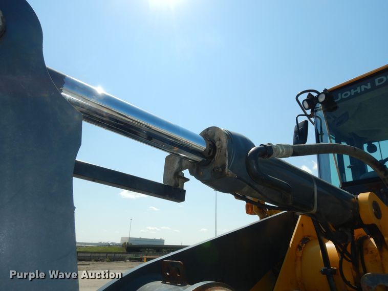 image for item DM3095 2006 John Deere 624J  wheel loader