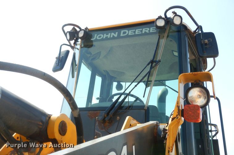 image for item DM3095 2006 John Deere 624J  wheel loader