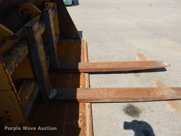 image for item DM3095 2006 John Deere 624J  wheel loader