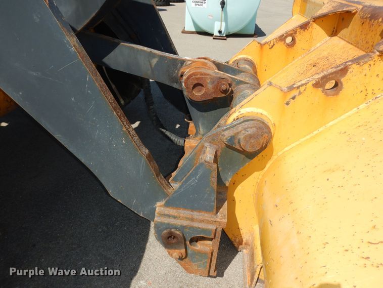 image for item DM3095 2006 John Deere 624J  wheel loader