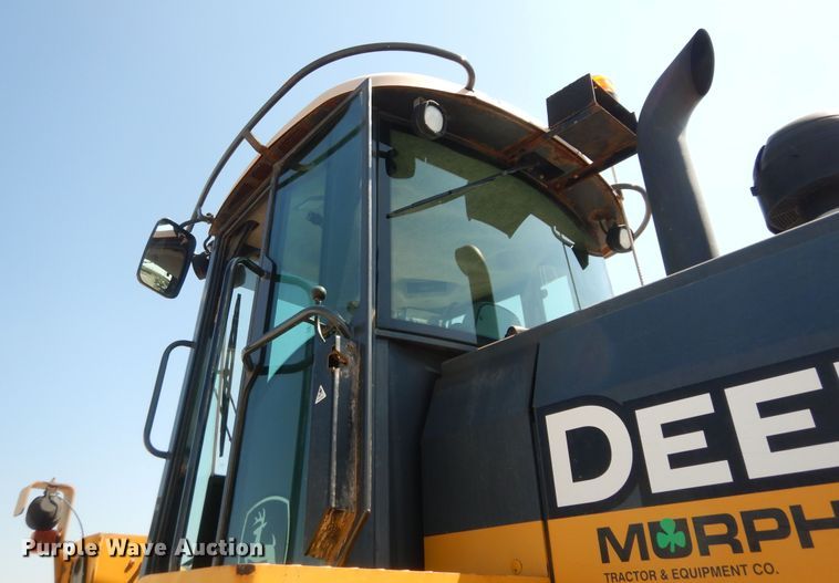 image for item DM3095 2006 John Deere 624J  wheel loader