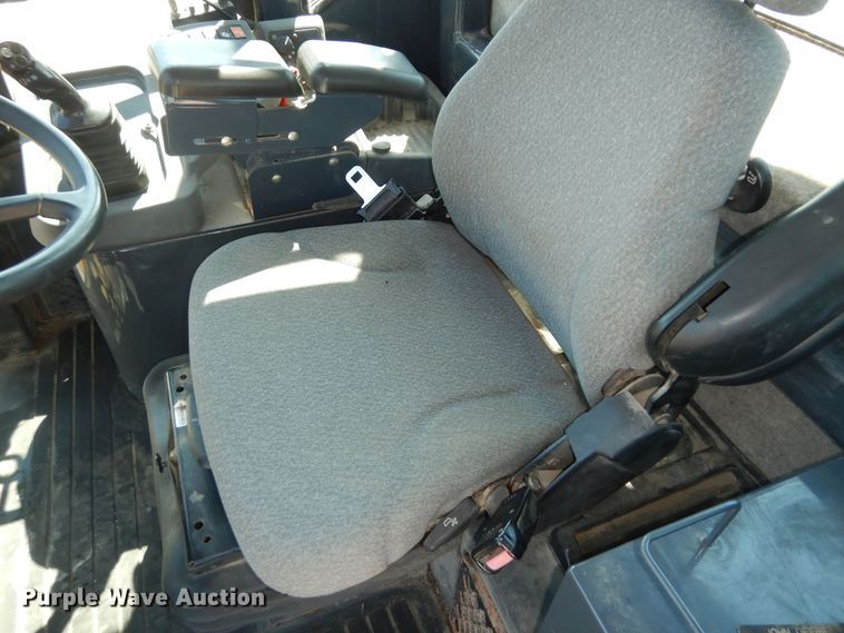 image for item DM3095 2006 John Deere 624J  wheel loader