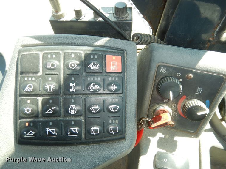 image for item DM3095 2006 John Deere 624J  wheel loader