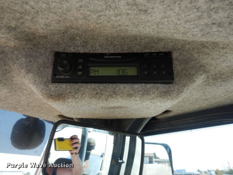 image for item DM3095 2006 John Deere 624J  wheel loader