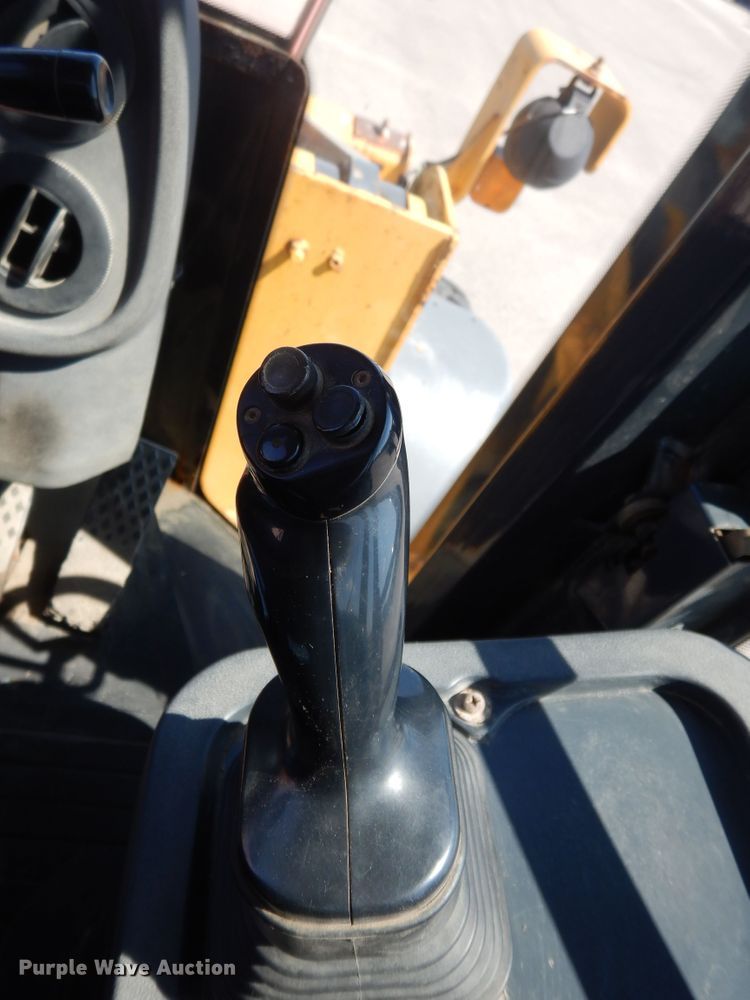 image for item DM3095 2006 John Deere 624J  wheel loader