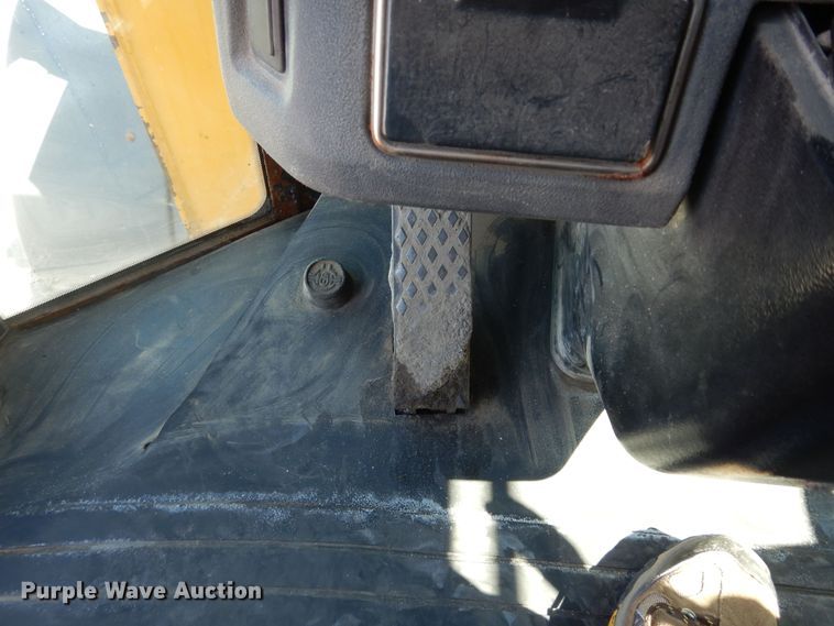 image for item DM3095 2006 John Deere 624J  wheel loader