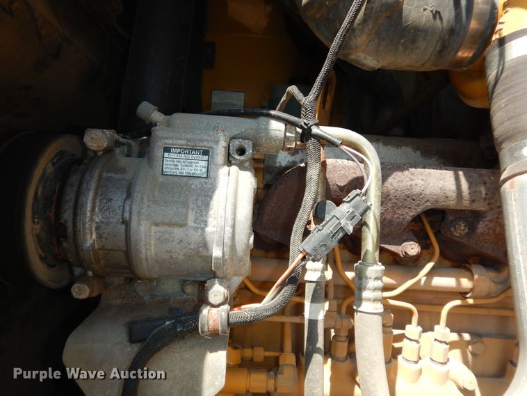 image for item DM3095 2006 John Deere 624J  wheel loader