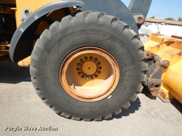 image for item DM3095 2006 John Deere 624J  wheel loader