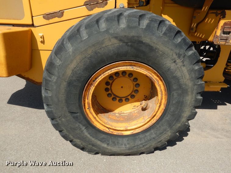 image for item DM3095 2006 John Deere 624J  wheel loader