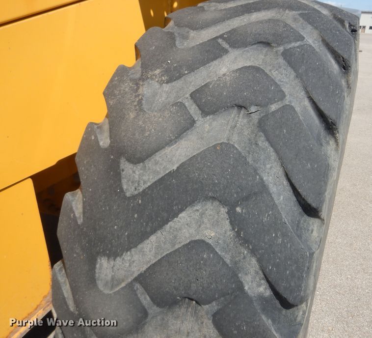 image for item DM3095 2006 John Deere 624J  wheel loader