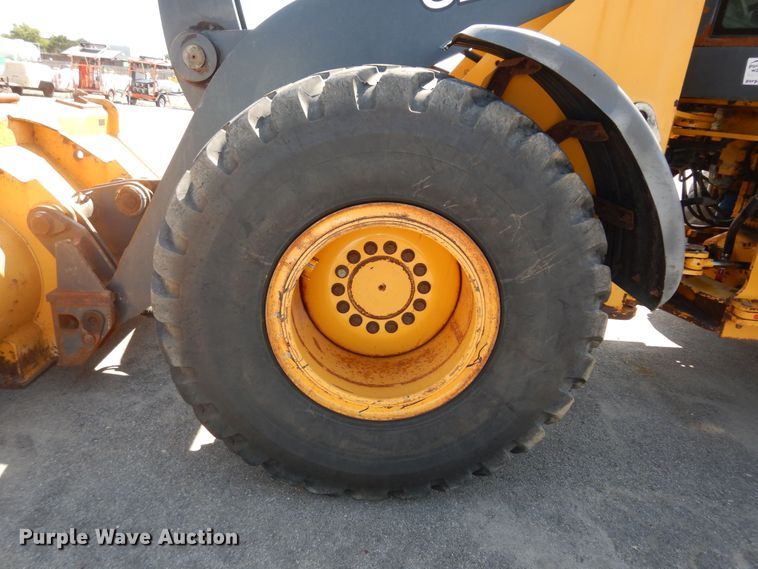 image for item DM3095 2006 John Deere 624J  wheel loader