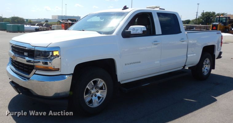 image for item DM3112 2018 Chevrolet Silverado 1500  Crew Cab pickup truck