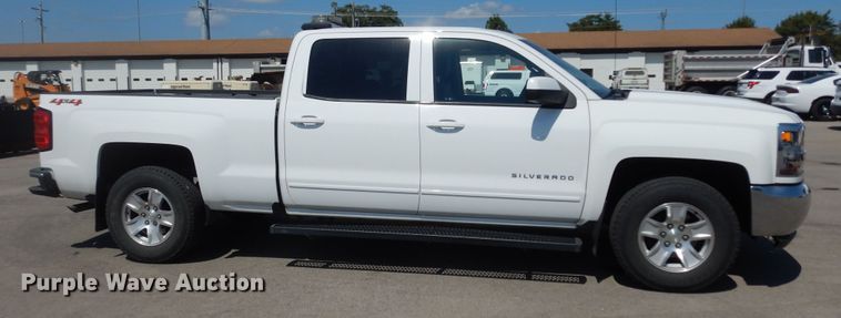 image for item DM3112 2018 Chevrolet Silverado 1500  Crew Cab pickup truck