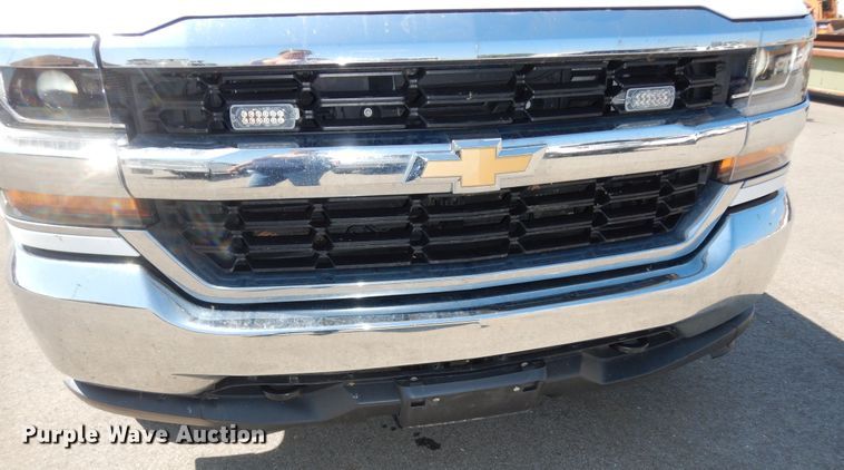 image for item DM3112 2018 Chevrolet Silverado 1500  Crew Cab pickup truck