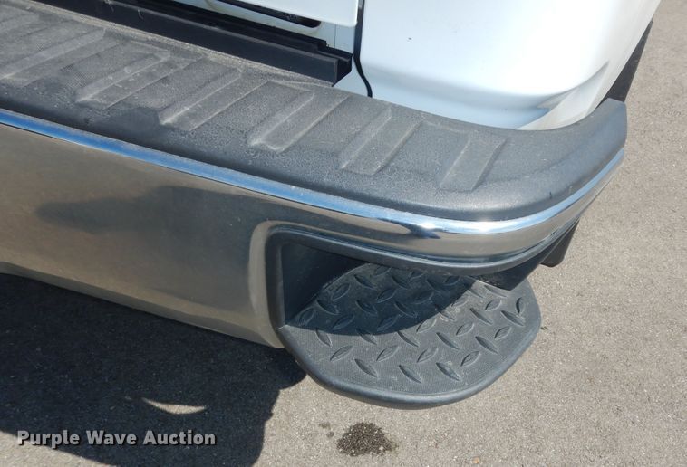 image for item DM3112 2018 Chevrolet Silverado 1500  Crew Cab pickup truck