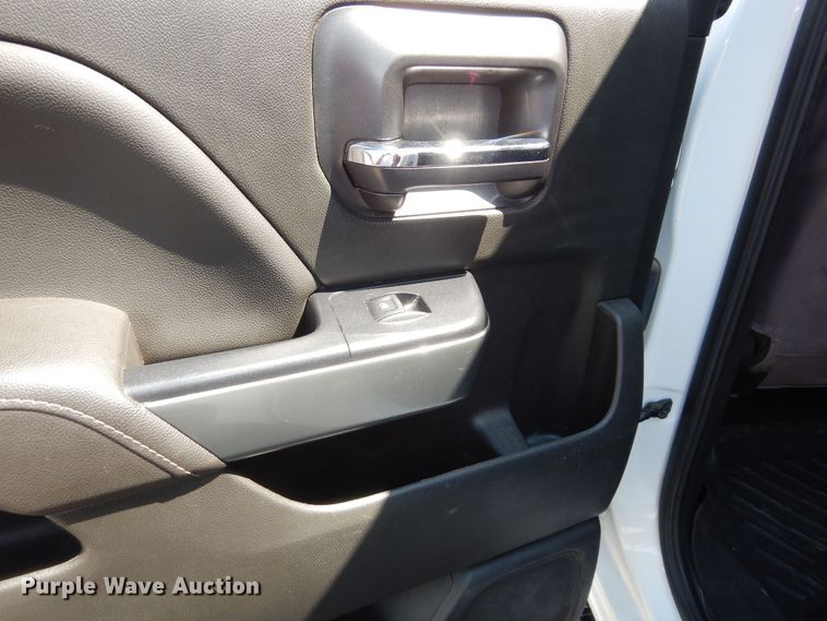 image for item DM3112 2018 Chevrolet Silverado 1500  Crew Cab pickup truck