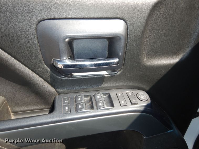 image for item DM3112 2018 Chevrolet Silverado 1500  Crew Cab pickup truck