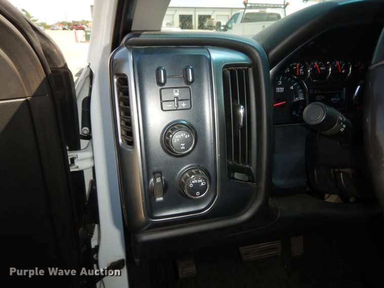 image for item DM3112 2018 Chevrolet Silverado 1500  Crew Cab pickup truck