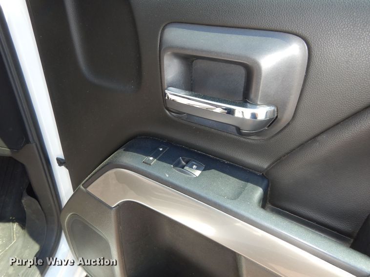 image for item DM3112 2018 Chevrolet Silverado 1500  Crew Cab pickup truck