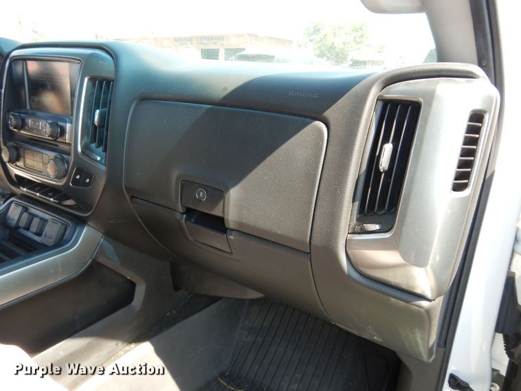 image for item DM3112 2018 Chevrolet Silverado 1500  Crew Cab pickup truck