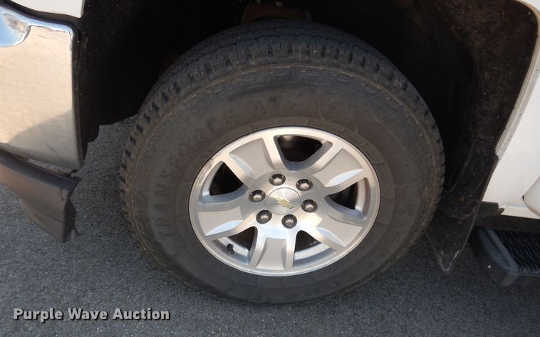 image for item DM3112 2018 Chevrolet Silverado 1500  Crew Cab pickup truck