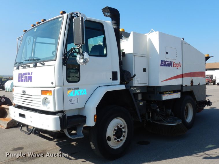 image for item DM3140 2003 Sterling SC8000  street sweeper truck