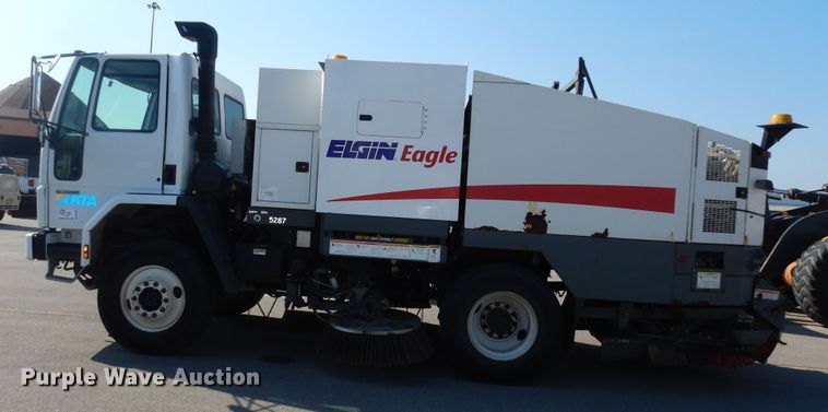 image for item DM3140 2003 Sterling SC8000  street sweeper truck