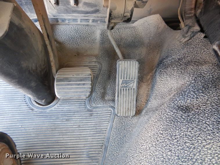 image for item DM3140 2003 Sterling SC8000  street sweeper truck