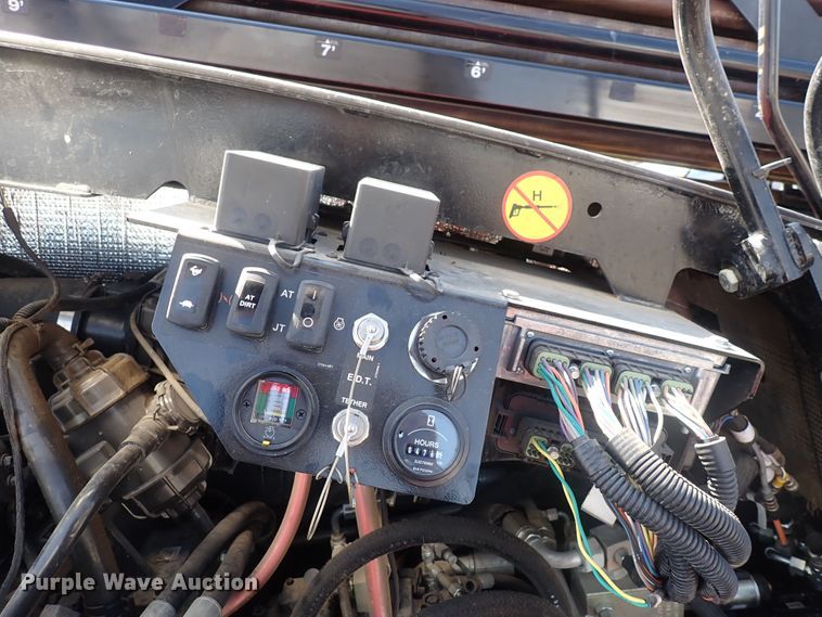 image for item DQ2879 2015 Ditch Witch JT30 All-Terrain  directional boring unit