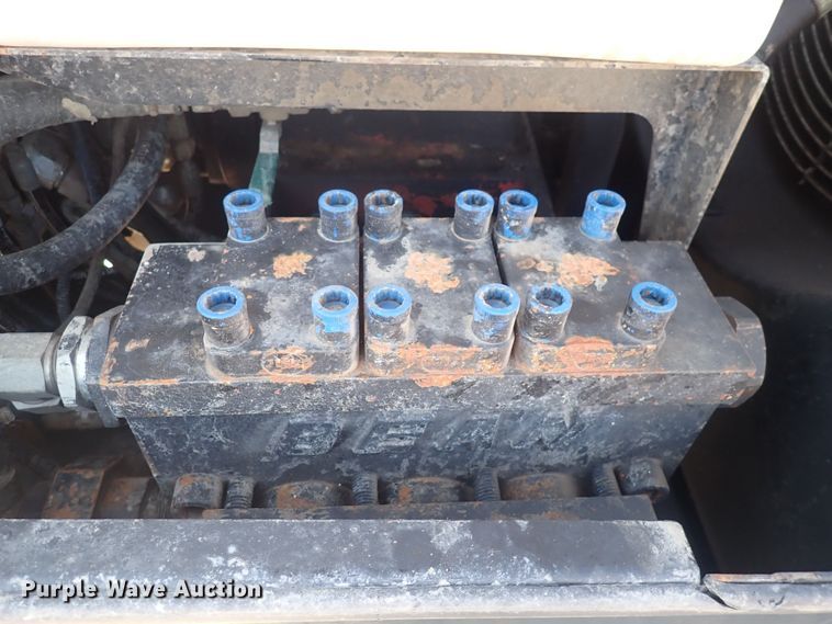 image for item DQ2879 2015 Ditch Witch JT30 All-Terrain  directional boring unit