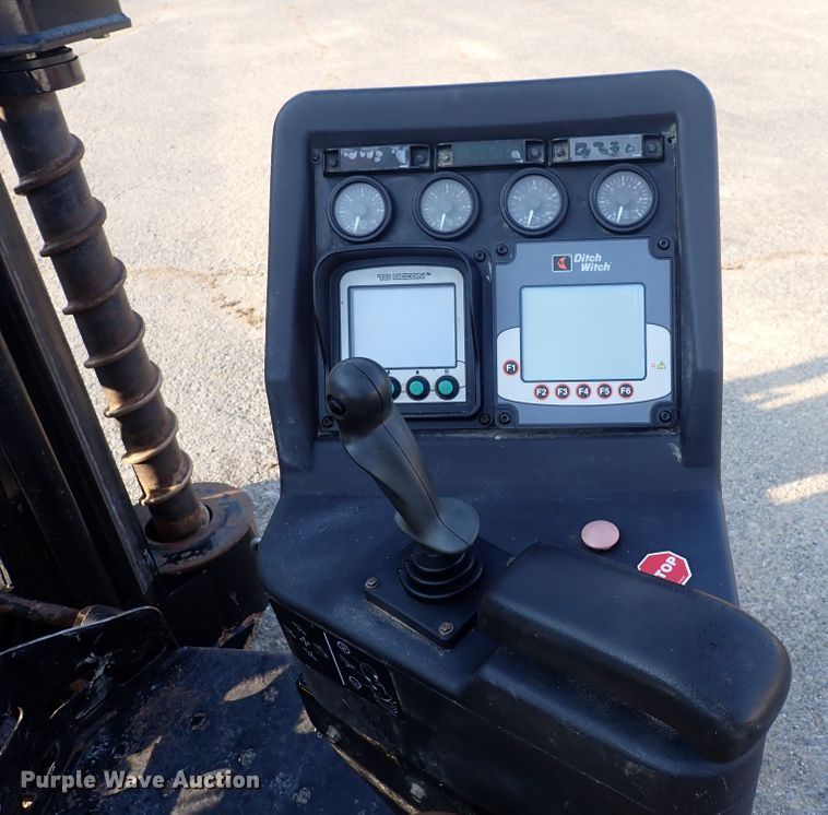 image for item DQ2879 2015 Ditch Witch JT30 All-Terrain  directional boring unit