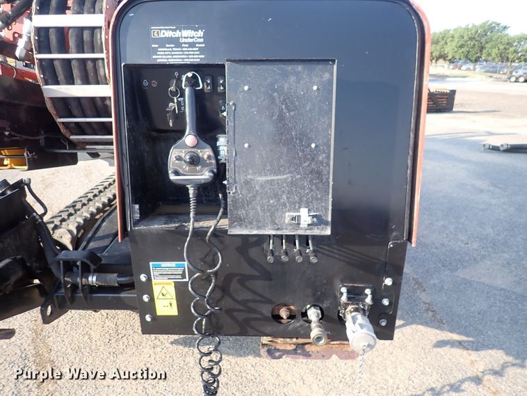 image for item DQ2879 2015 Ditch Witch JT30 All-Terrain  directional boring unit