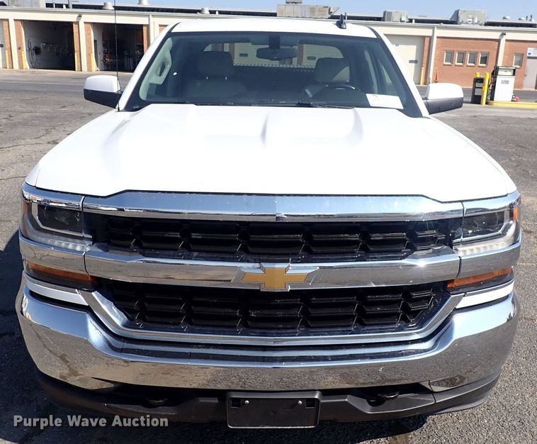 image for item DQ2882 2018 Chevrolet Silverado 1500  Crew Cab pickup truck