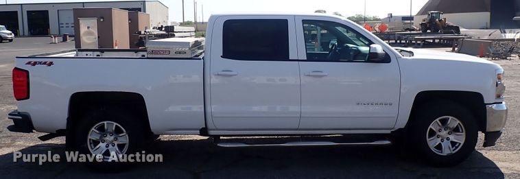 image for item DQ2882 2018 Chevrolet Silverado 1500  Crew Cab pickup truck