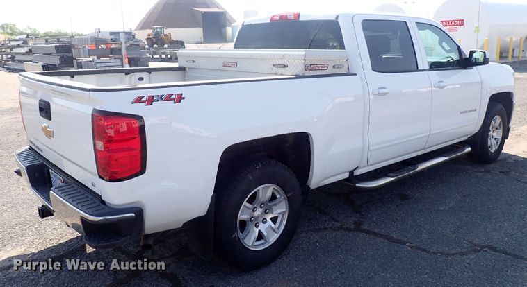 image for item DQ2882 2018 Chevrolet Silverado 1500  Crew Cab pickup truck