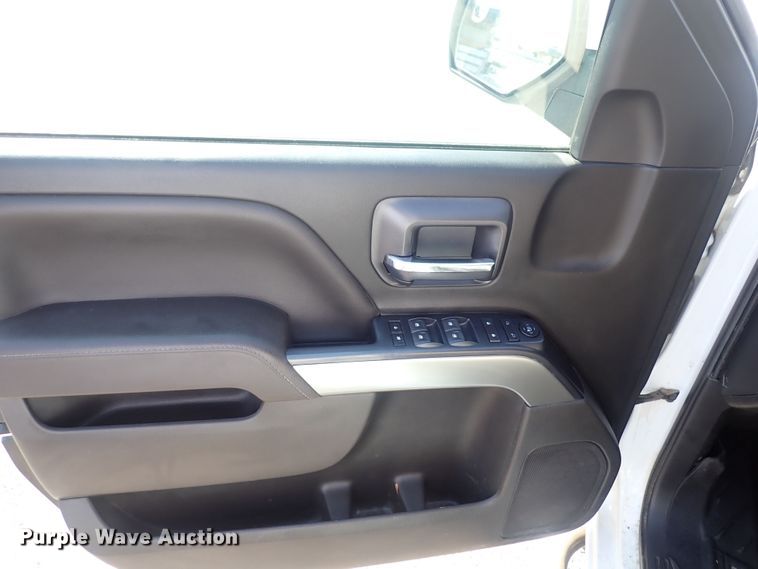 image for item DQ2882 2018 Chevrolet Silverado 1500  Crew Cab pickup truck