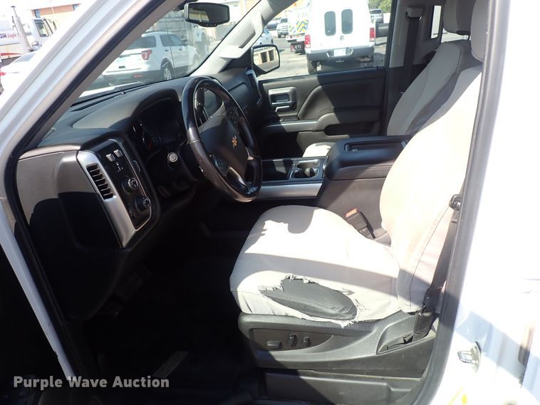 image for item DQ2882 2018 Chevrolet Silverado 1500  Crew Cab pickup truck