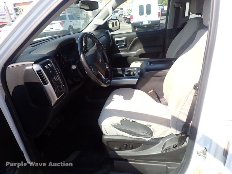 image for item DQ2882 2018 Chevrolet Silverado 1500  Crew Cab pickup truck