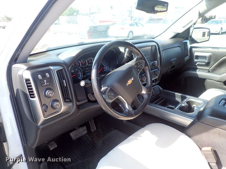 image for item DQ2882 2018 Chevrolet Silverado 1500  Crew Cab pickup truck